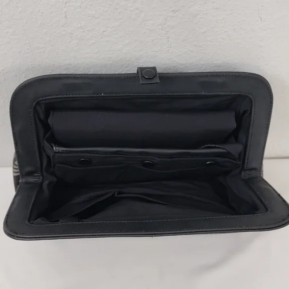 Petunia Pickle Bottom Diaper Bag Handbag - Picture 10 of 14